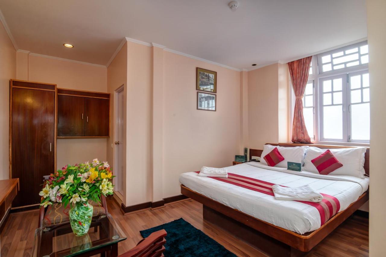 Muscatel Spring Burn - 100 Mts From Mall Road Дарджилинг Екстериор снимка