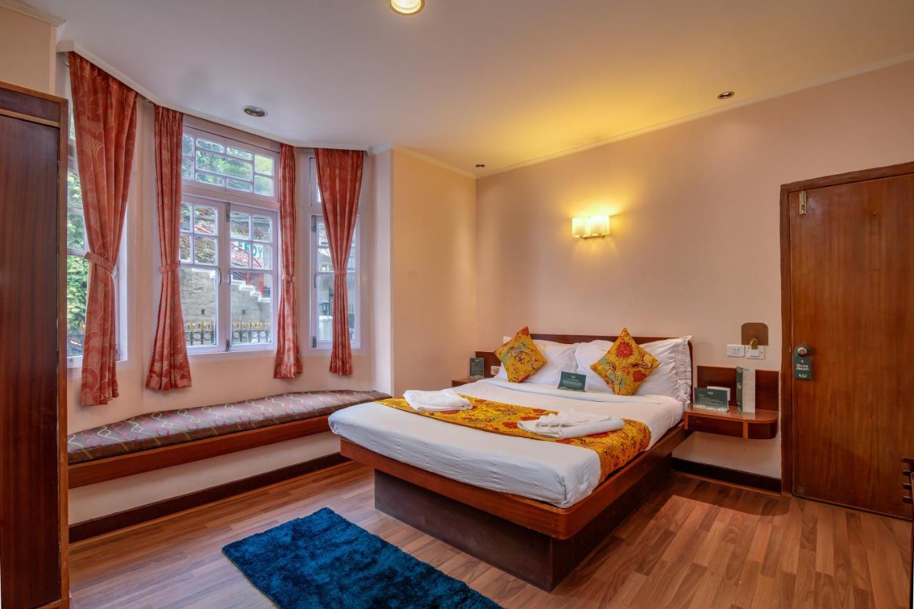 Muscatel Spring Burn - 100 Mts From Mall Road Дарджилинг Екстериор снимка