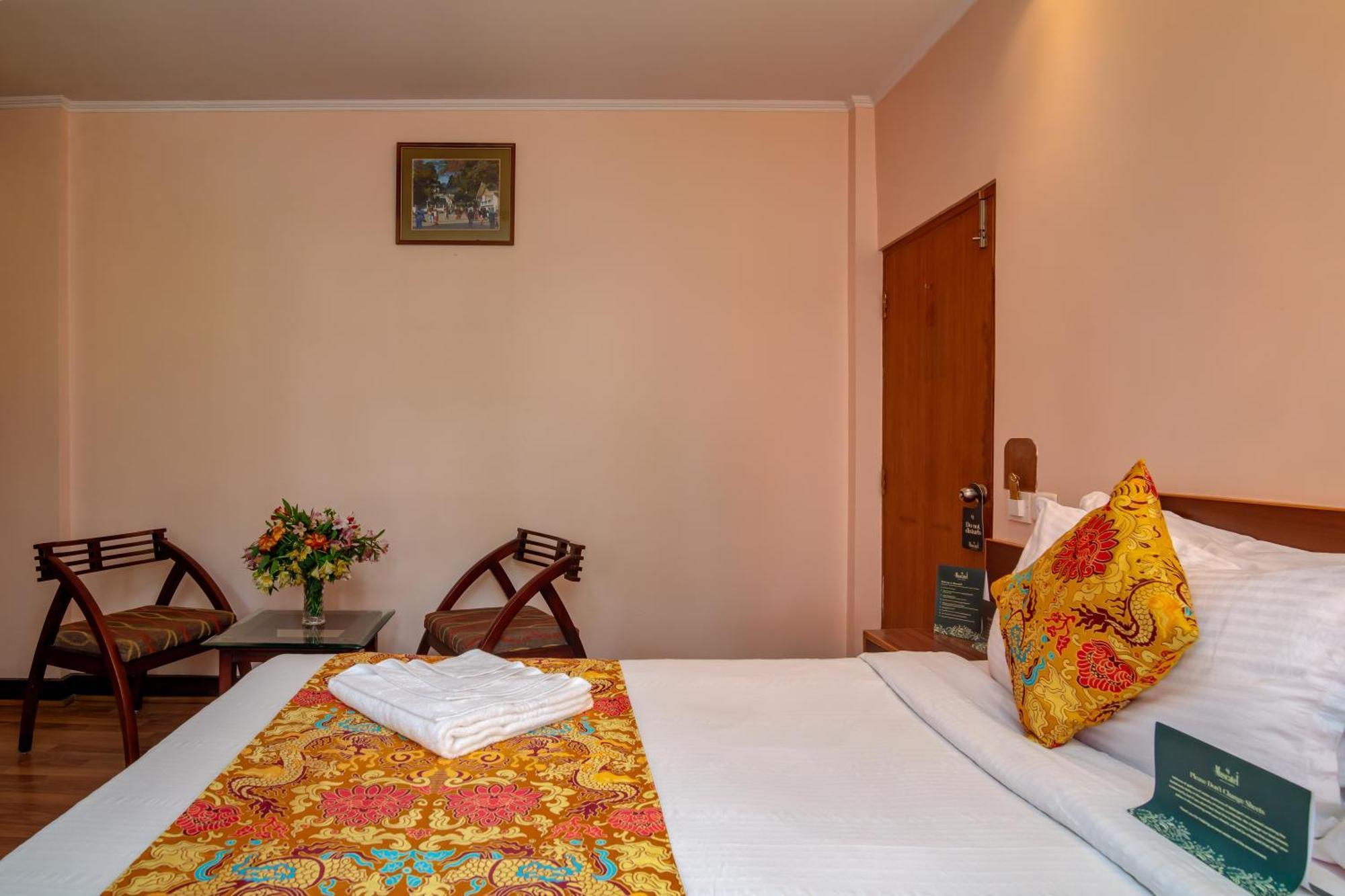 Muscatel Spring Burn - 100 Mts From Mall Road Дарджилинг Екстериор снимка