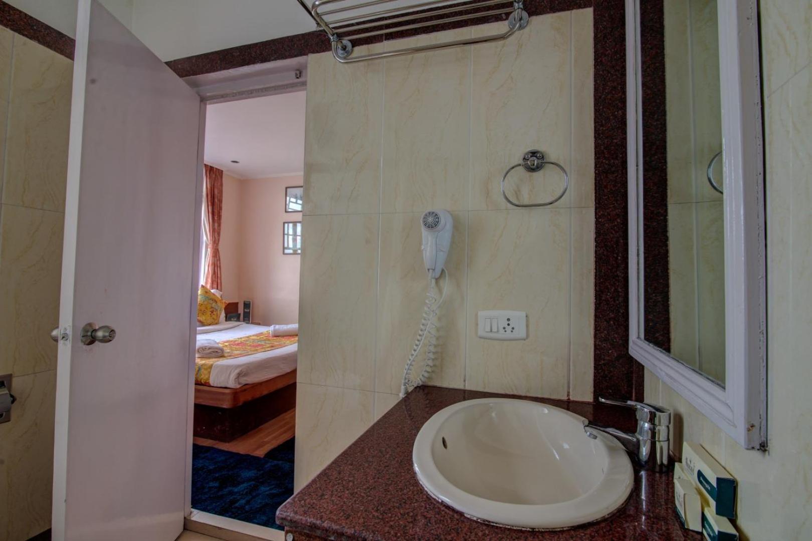Muscatel Spring Burn - 100 Mts From Mall Road Дарджилинг Екстериор снимка